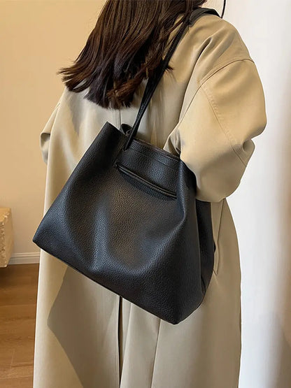 Large Shoulder Bag -   Taschen #