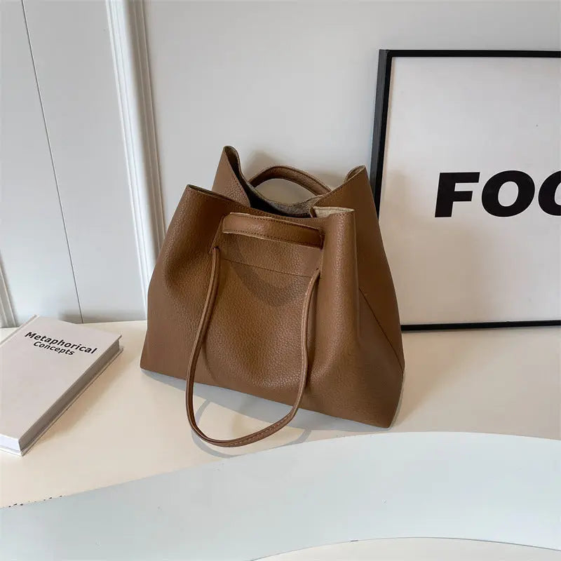 Large Shoulder Bag -   Taschen #
