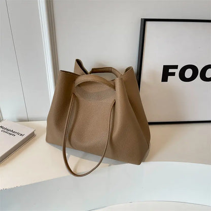 Large Shoulder Bag -   Taschen #
